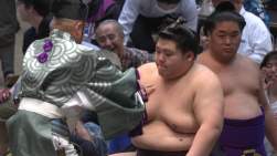 985308 B