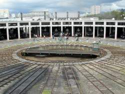 1285381 B