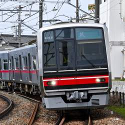 545916 B