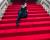 岸田首相一族が首相公邸で大ハシャギ　「階段寝そべり」写真と翔太郎秘書官の「閣僚ひな壇」撮影