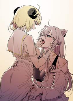 723445 B