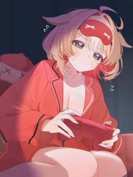 784704 B