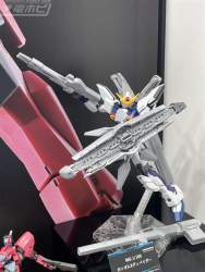 645733 B