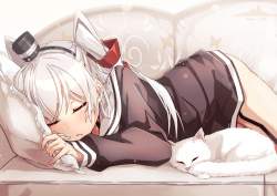 978957 B