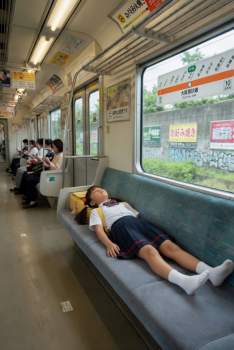 300574 B